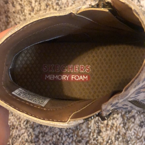 Sketchers memory foam shoes - Picture 3 of 5